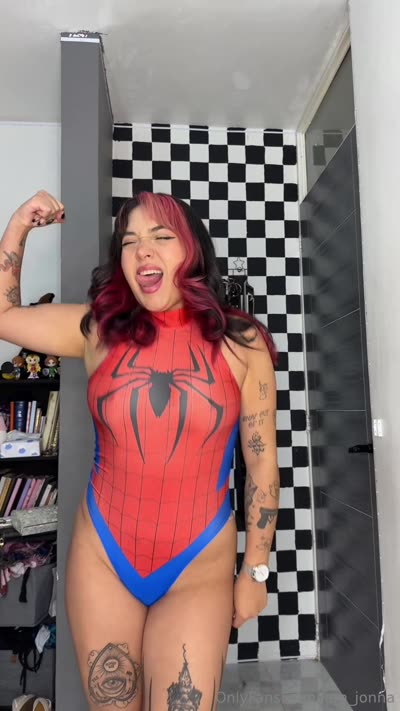 Iam_Jonna’s Tits Bounces In Spiderman Suit