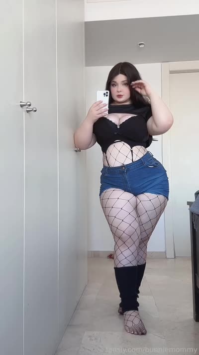 Bunniemommy Slays In A Tight Fishnet Suit