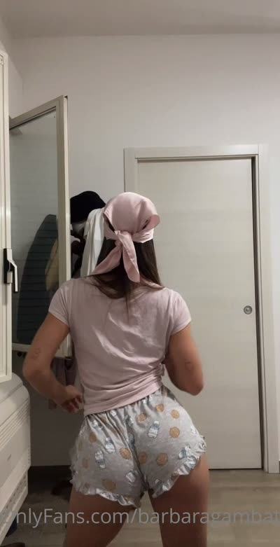 Barbaragambatesa’s Sexy Twerk Showcase