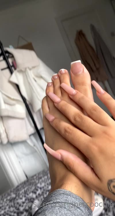 Strippercoochie Shows Off Her Foot