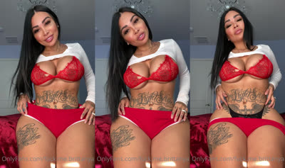 Brittanya Razavi’s Tits Jiggle While Teasing