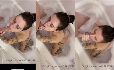Brookemarkhaa Gives A Soapy BJ In The Bath