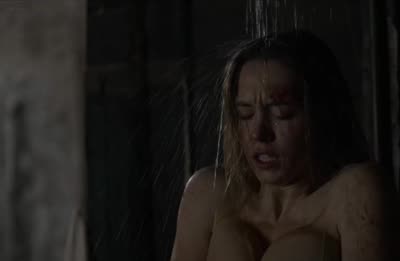 Sydney Sweeney Showers In Cold Water
