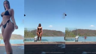 Daniellalynnnn Swims In Her Bikini