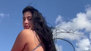 Daniellalynnnn Shakes Her Ass Outside