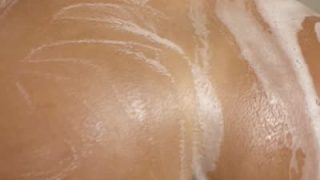 Cassiiemelinda Grinds Her Ass In The Bathtub