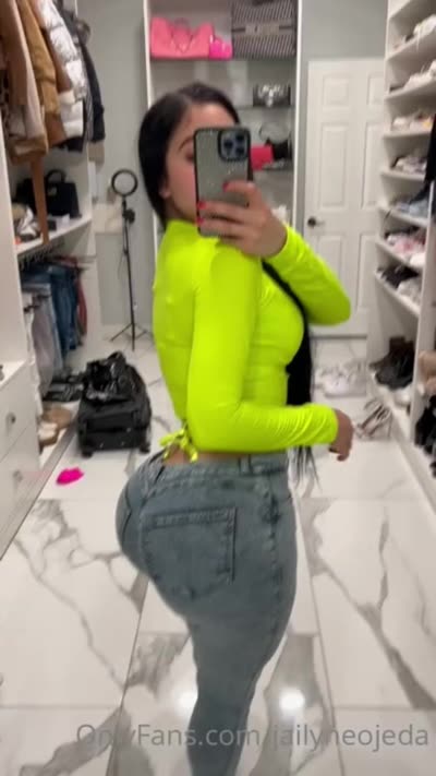 Fat Ass Jailyne Ojeda Shows Her Outfit