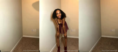 Christalynkbri Twerks Her Butt On Cam