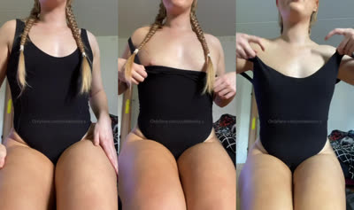 April Flowers Spreads Her Pussy Open