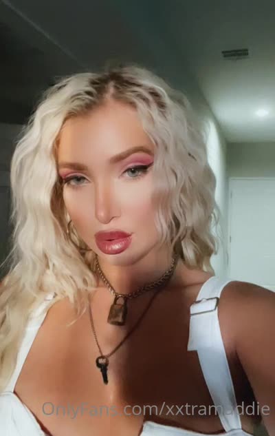 Xxtramaddie Strips Down To Reveal Her Big Jugs