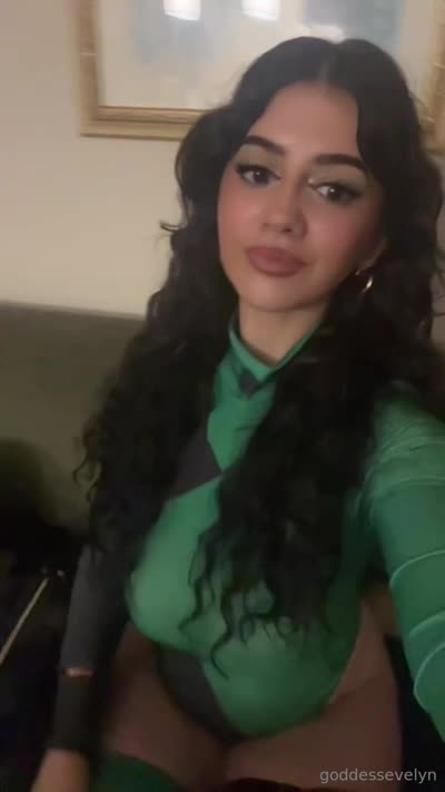 Evelynluxe Flaunts Her Hot Body In Bodysuit