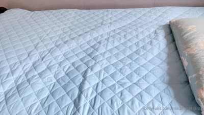 Mikamikatntntn’s Pussy Rub Tease On Bed