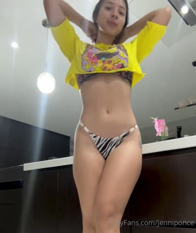 Jenniponce Wears A Cropped Top