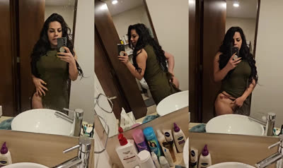 Lizbeth Rodriguez Lifts Her Dress For A View