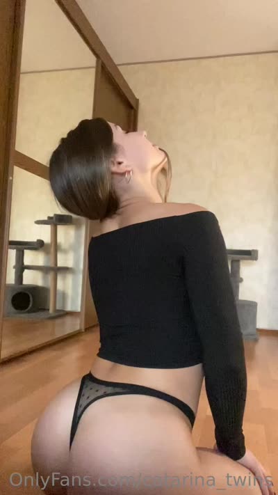 Catarina_Twins’s Quick Booty Showcase