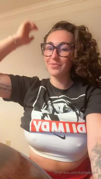 Karlyetaylor’ Nips Poke Through Her Bra