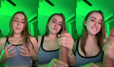 Escarlethamair1 Gives Head To A Dildo