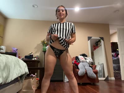 Referee ElizaLuv Performs A Strip Show