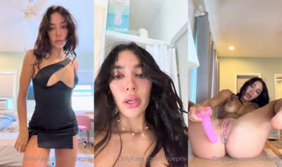 Chloefanzii Pleasures Herself With A Dildo