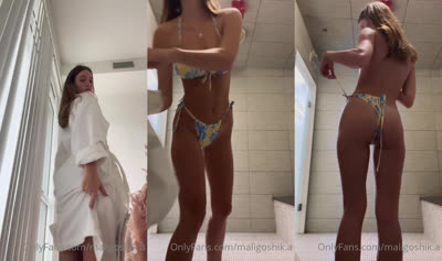Maligoshik Teases While Removing Her Bikini