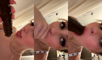 KaitlynRoseB Enjoys Sucking Her Black Dildo