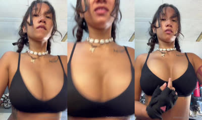 Thicc247 Makes Her Titties Bounce On A Run