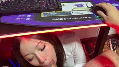 Mewslut’s Blowjob Under The Editor’s Table