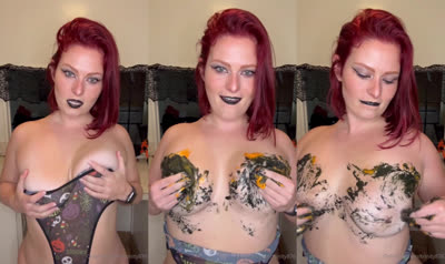 Trinity876 Smears The Cupcake On Her Knockers