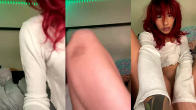 Yourtokengirl Thrusts A Dildo In Her Pussy
